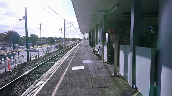 Yarraman station, facing northwest towards the city