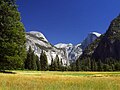 Die Yosemite-vallei met die Halfkoepel in die agtergrond