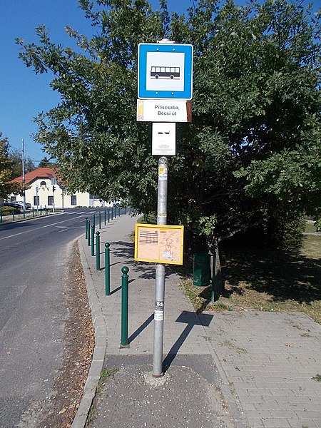 File:'Piliscsaba, Bécsi út' bus stop, 2020 Piliscsaba.jpg