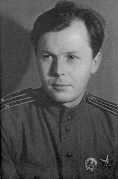 File:Александр Трифонович Твардовский, 1943 год.jpg