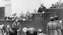 Vystuplenie Lenina s Aprel'skimi tezisami v Tavricheskom dvortse.gif