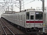 乗り入れる東武9000系 （9107編成） （2010年2月3日 / 和光市）