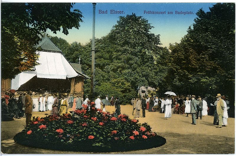 File:17989-Bad Elster-1914-Badeplatz mit Frühkonzert-Brück & Sohn Kunstverlag.jpg