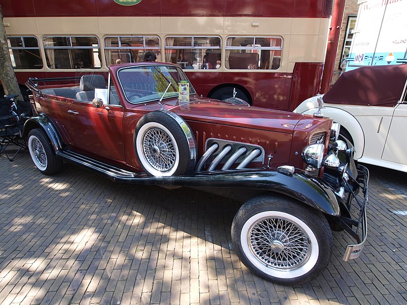 File:1976 Beauford Ford Corina 1600 Convertible at the SPECIAAL Auto Evenement Nijkerk 2011, pic3.JPG