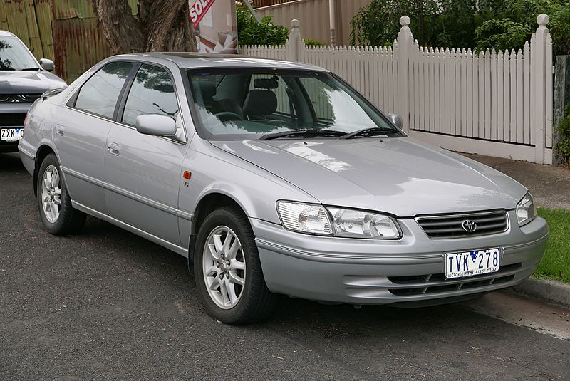 File:2000 Toyota Camry (MCV20R) Touring sedan (2016-01-04).jpg