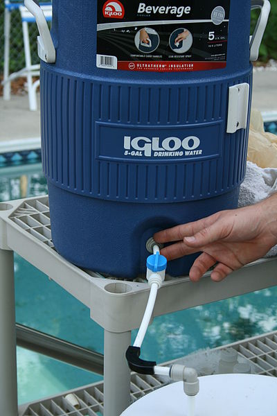 File:2008-09-20 Dispensing water into the mash tun.jpg