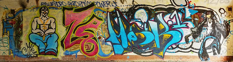 File:2014-02-19 16-37-44 graffitis-fort-du-salbert.jpg