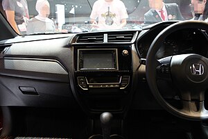 2016_Honda_Brio_RS_1.2_DD1_interior_(20160409)