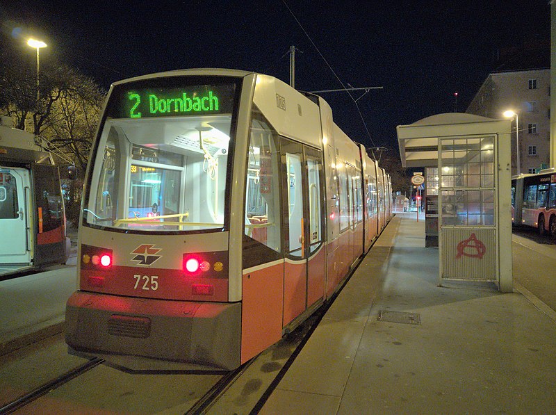 File:2019-02-25 AT Wien 20 Brigittenau, Friedrich-Engels-Platz, B1 725 Linie 2 (51545655125).jpg