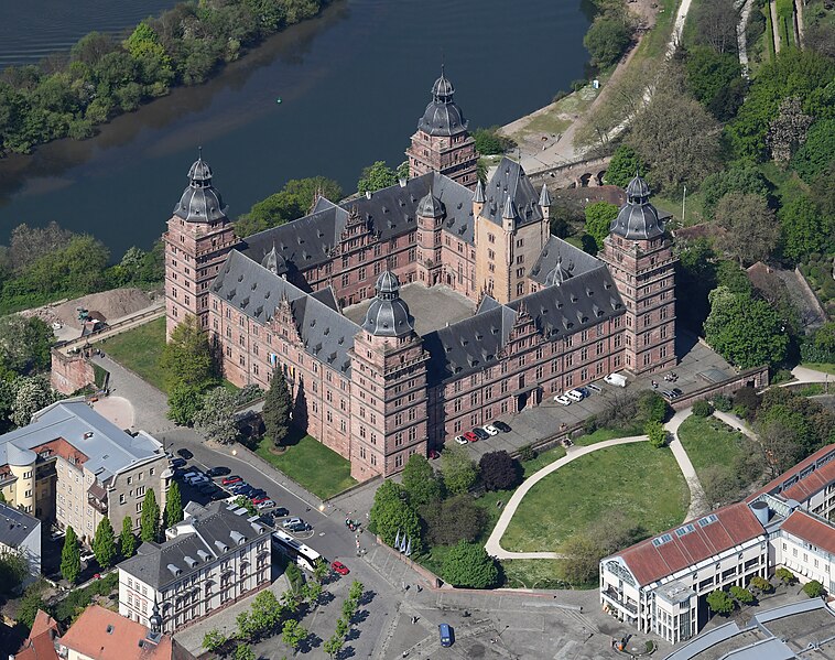 File:Aerial image of Schloss Johannisburg (view from the east).jpg