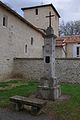 Croix de l'ancien cimetière, aujourd'hui place de l'église à Aignes-et-Puypéroux, Charente, France.