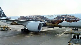 An Air New Zealand aircraft in Smaug livery