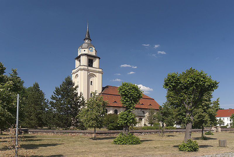 File:Altdöbern - Kirche 0003.jpg