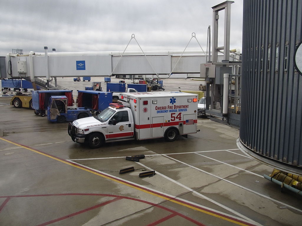 1024px Ambulance Waiting for Flight from Las Vegas to Chicago%2C Chicago Midway International Airport%2C Chicago%2C Illinois %2811004370443%29