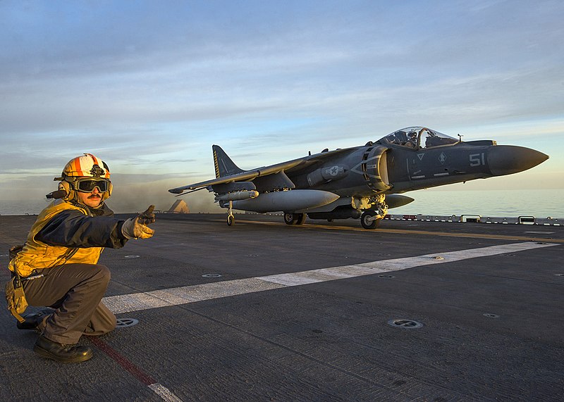 File:An AV-8B Harrier takes off from USS Wasp (LHD 1). (30651618313).jpg