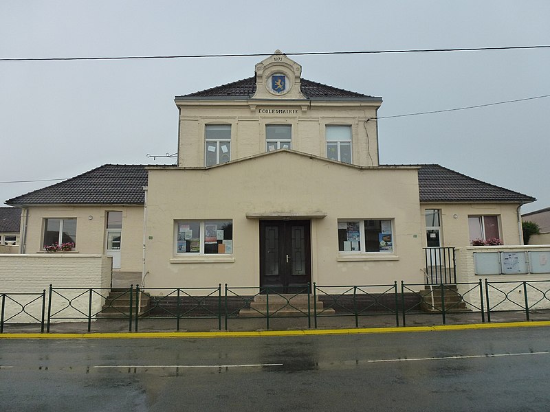 File:Andres (Pas-de-Calais) écoles, ancienne mairie.JPG