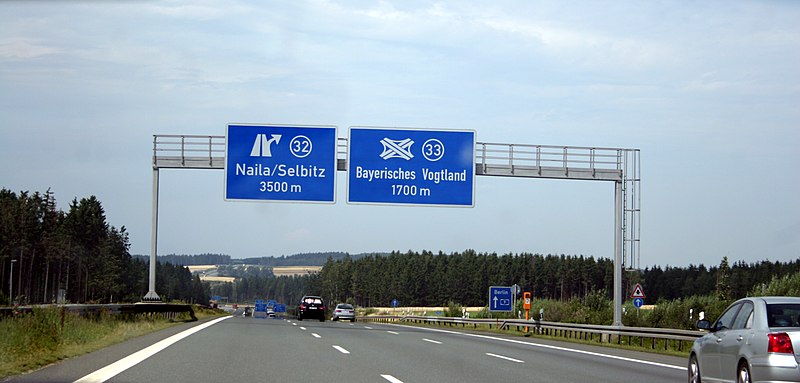 File:Autobahn A9 Autobahndreieck Bayerisches Vogtland 1700 m from south.jpg