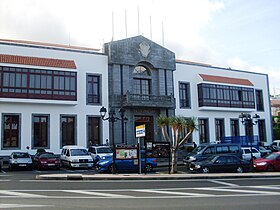 Ayuntamiento de Santa Úrsula (sin banderas).jpg