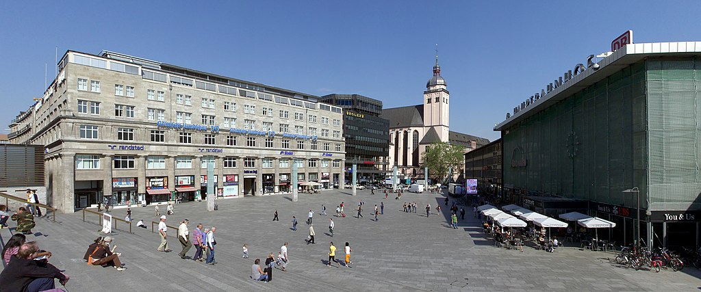 Bahnhofvorplatz Köln Hauptbahnhof