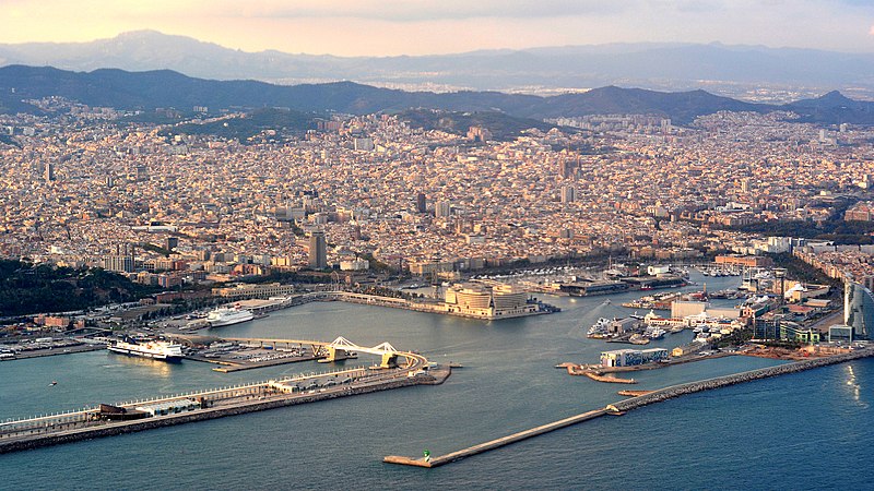 File:Barcelona in evening light (49598614983).jpg