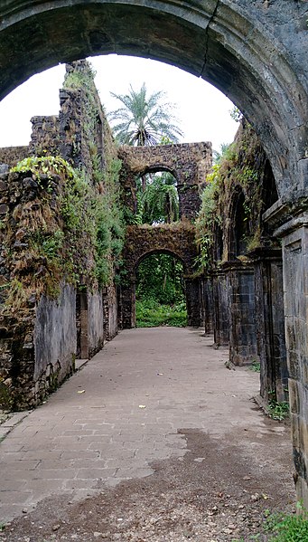 File:Bassein-Fort-09.jpg