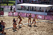 Deutsch: Beachhandball bei den Olympischen Jugendspielen 2018; Tag 3, 10. Oktober 2018; Mädchen, Vorrunde, Gruppe B - Niederlande-Argentinien 2:0 English: Beach handball at the 2018 Summer Youth Olympics at 10 October 2018 – Girls Preliminary Round Group B‎ – Netherlands-Argentina 2:0