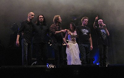 Within Temptation un des plus gros groupes de musique néerlandais, ici au festival de libération en 2008.