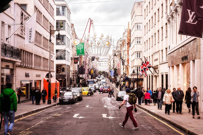 File:Bond Street, London, pre-Christmas.jpg