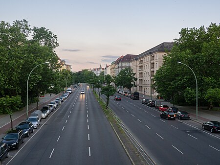 Bundesallee vom Volksparksteg aus gesehen 20160622 21