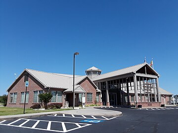 File:Cambridge-Dorchester_Airport_terminal_-_1.jpg