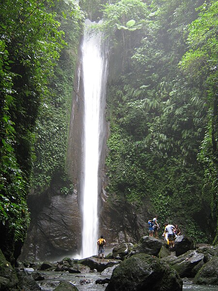 File:Casaroro Falls.jpg