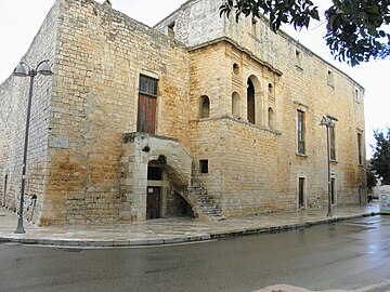 File:Castello_di_Bari_Loseto.jpg