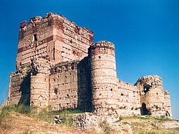 Castillo de Villanueva de la Cañada.jpg