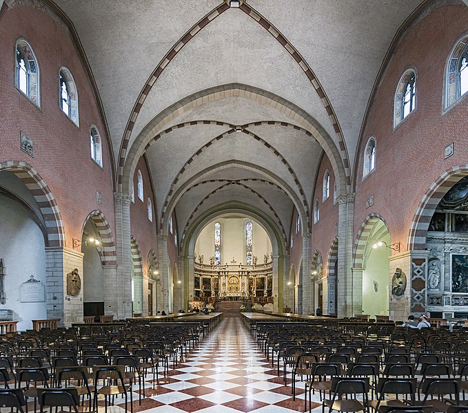 File:Cathedral (Vicenza) - Interior.jpg
