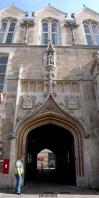 Entrance to New Museums Site, Free School Lane Cavendish Laboratory door.jpg