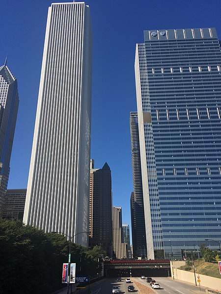 File:Chicago - -i---i- (29160875874).jpg