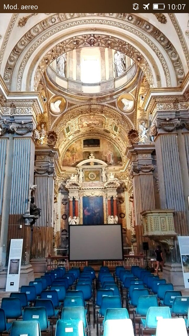 File:Chiesa_di_San_Pietro_in_Valle,_Navata_3.jpg