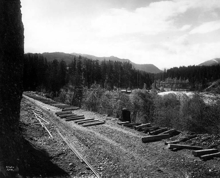 File:Construction of the Seattle, Port Angeles and Lake Crescent Ry along the lower Elwha River (CURTIS 1080).jpeg