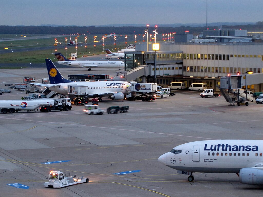 Düsseldorf Airport 2010.jpg