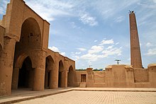 157. Dziedziniec Meczet Tarichane w Damghanie en:Tarikhaneh (10 wiki)