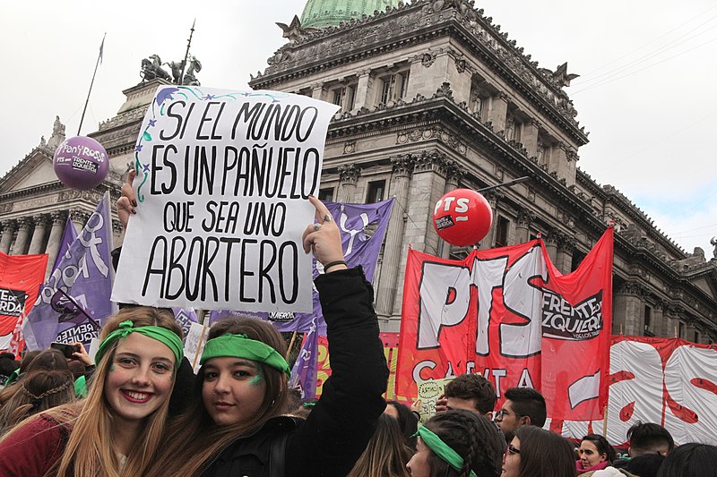 File:DefPuebloCABA Marcha Ley Aborto 13-06-2018 (27).jpg