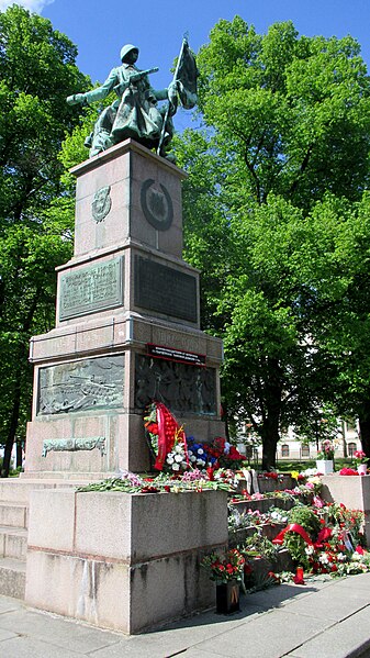 File:Denkmal der Roten Armee von Otto Rost - Mahnmal für die gefallenen Soldaten der 5. Gardearmee - 9. Mai 2019 - Bild 009.jpg