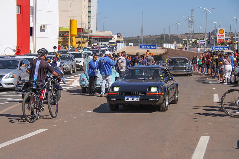 File:Desfile de carros antigos no Túnel Rei Pelé (52951295740).jpg