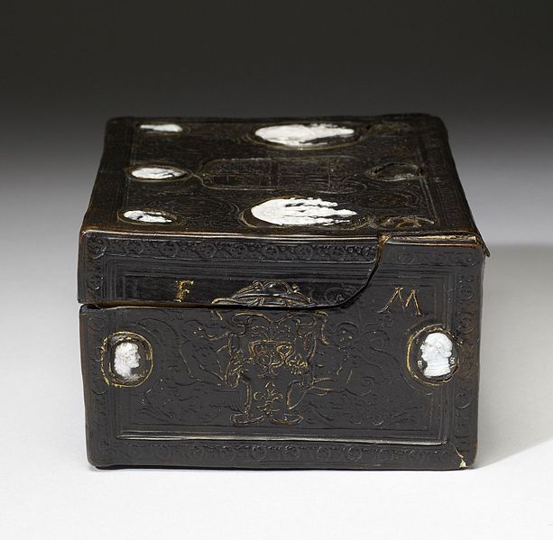 File:Don Juan Lopez Quixada - Leather Box for the Pennant of Francis I at the Battle of Pavia - Walters 731 - Left Side.jpg