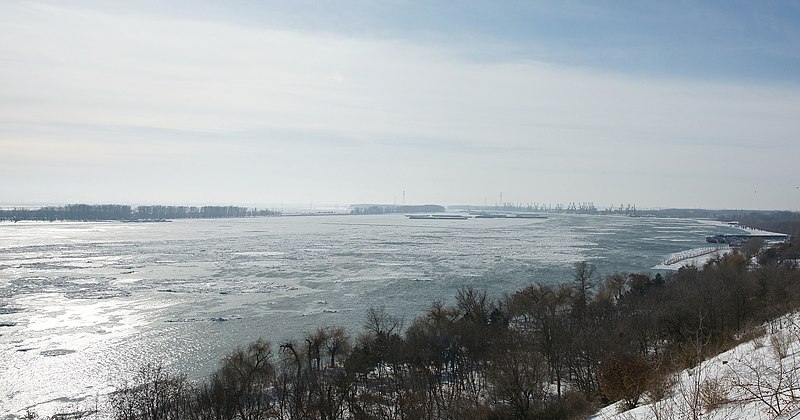 File:Dunarea inghetata la Galati, 08-Feb-2012 - panoramio.jpg