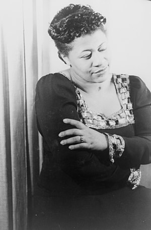 Ella Fitzgerald: Early life, Big-band singing, Singing with Decca