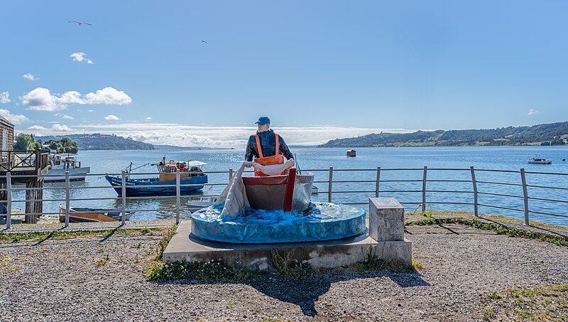 File:Estatua El Pescador A74086820240107.jpg