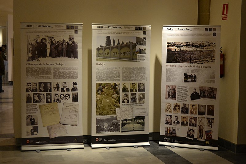 File:Exposición "Memoria histórica de Andalucía" (32501778442).jpg