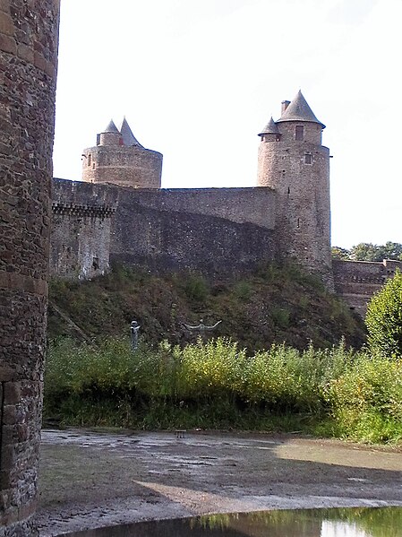 File:FOUGERES 0700 16.jpg