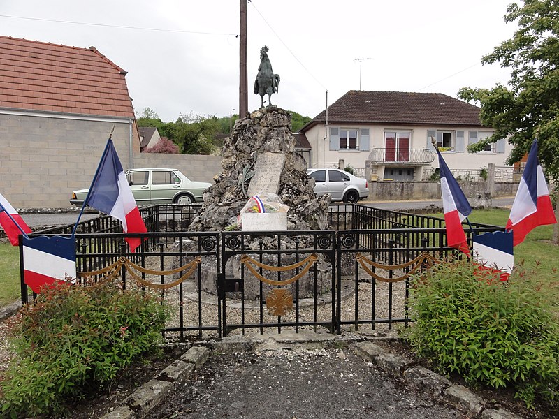 File:Festieux (Aisne) memorial mai 1940, au nord du bourg.JPG